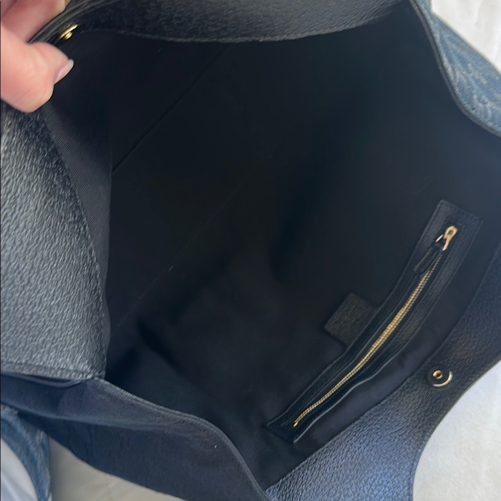 ✨Gucci Authentic Hobo Bag✨ - Picture 12 of 17